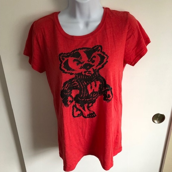 Wisconsin Badgers graphic Tee - Picture 1 of 3